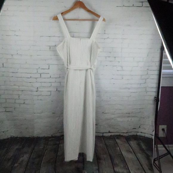 MISGUIDED WHITE WITH BLACK STRIPE SLEEVELESS BELTED MIDI DRESS SIZE 10 - Picture 6 of 9